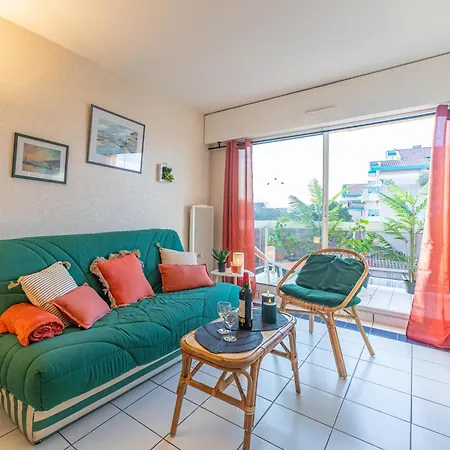 Heliodore - Terrasse Vue Bassin Apartment *